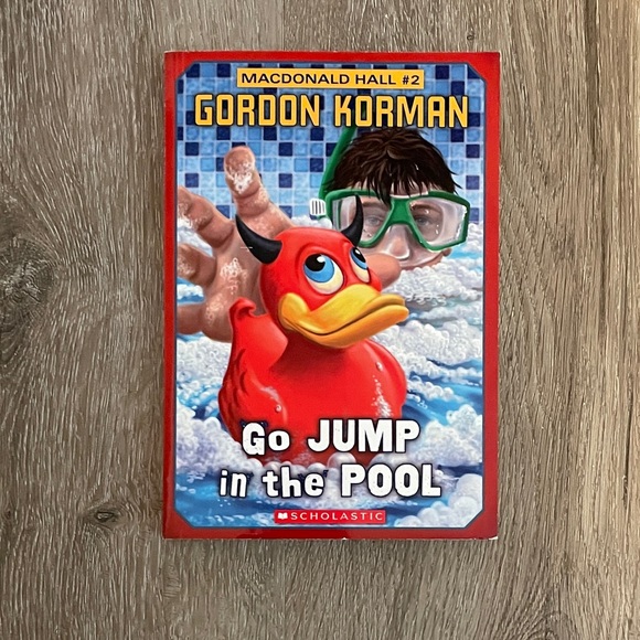 🌟BRAND NEW🌟- Set of 8 books - Picture 5 of 6
